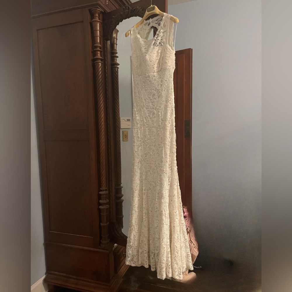 Windsor lace and sequin mermaid formal evening gown 9/10 - Picture 16 of 16